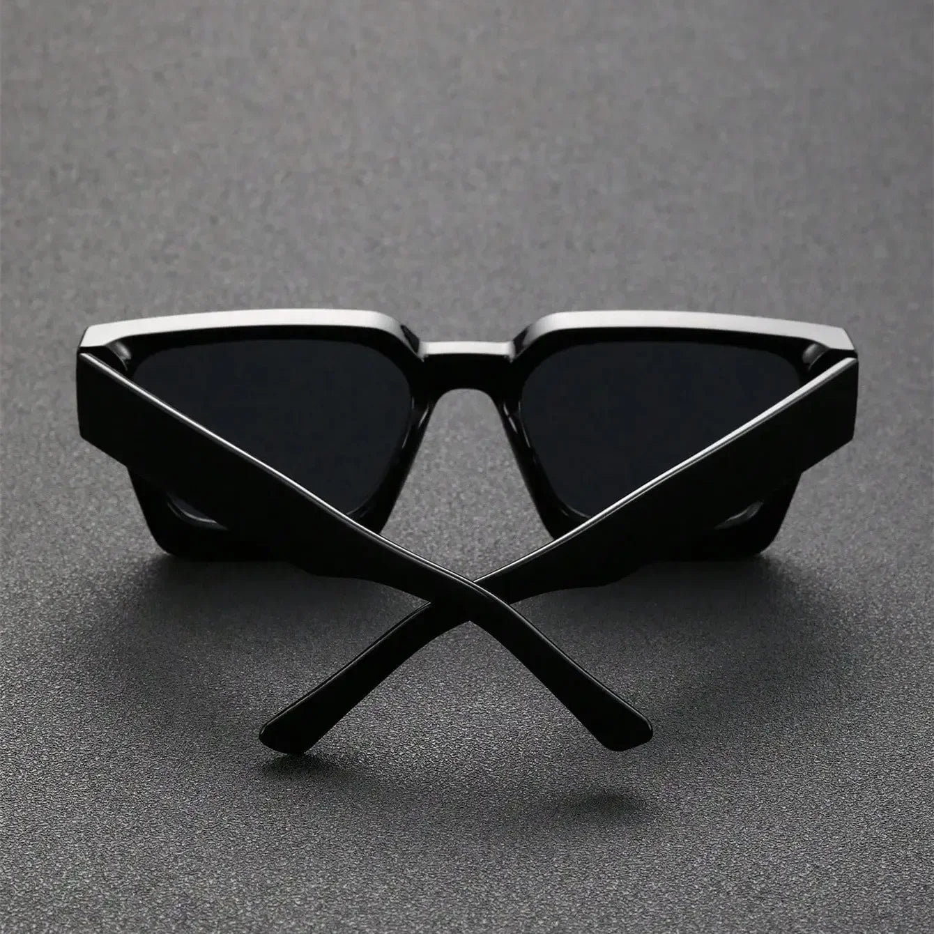 Lunettes de soleil rétros
