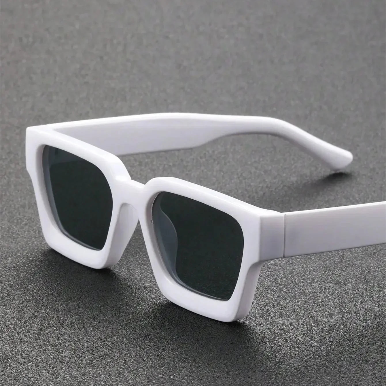 Lunettes de soleil rétros